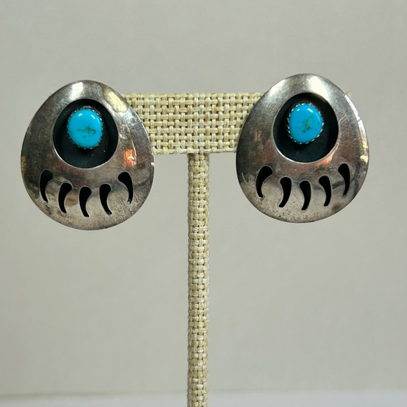 Native Large Turquoise Bear Paw Shadow Box Sterling Silver 925 Cuff Earrings Set - Picture 9 of 15